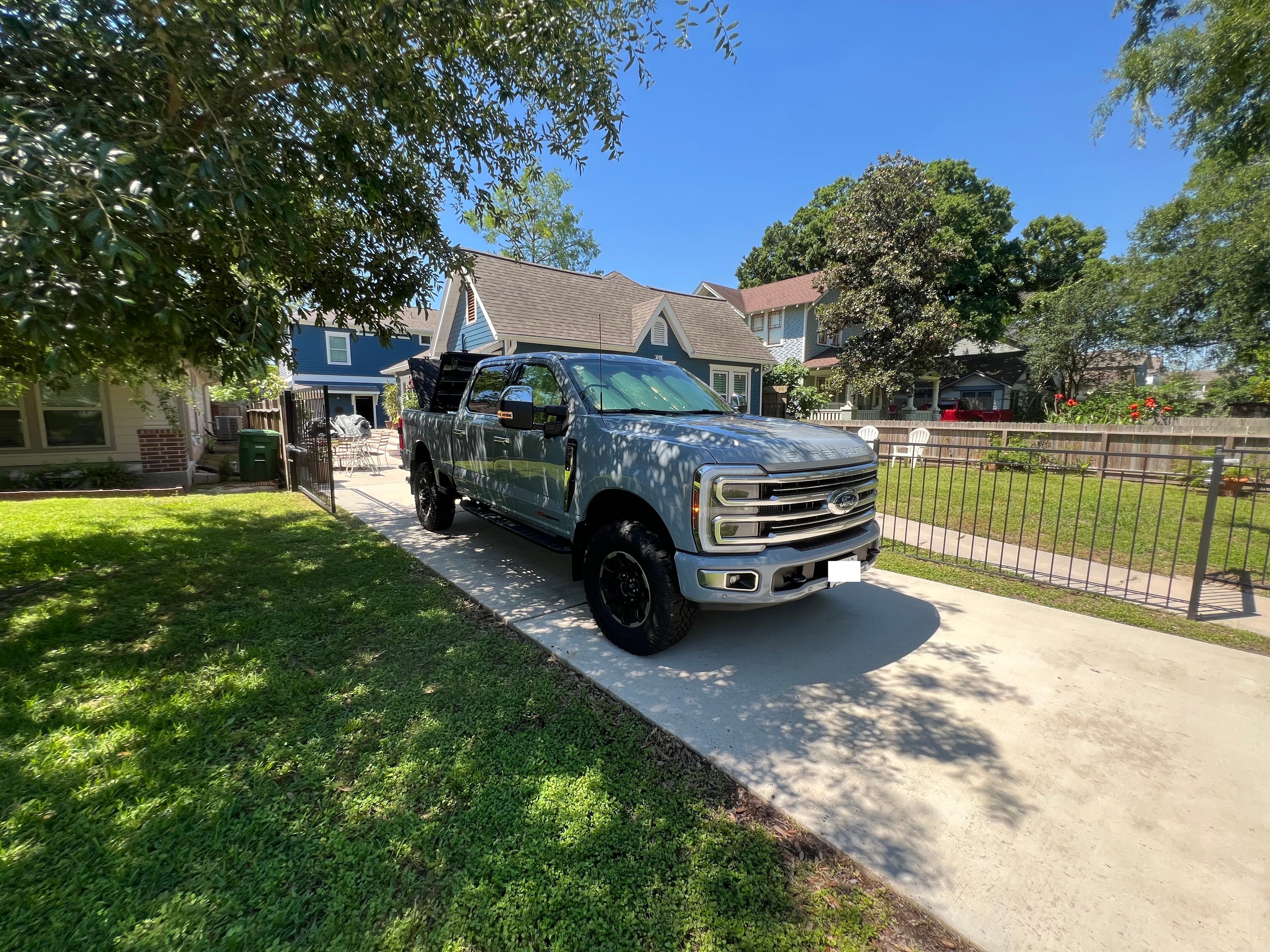 Used 2025 Ford F250 Platinum w/ Platinum Plus Package AWD/4WD image 13