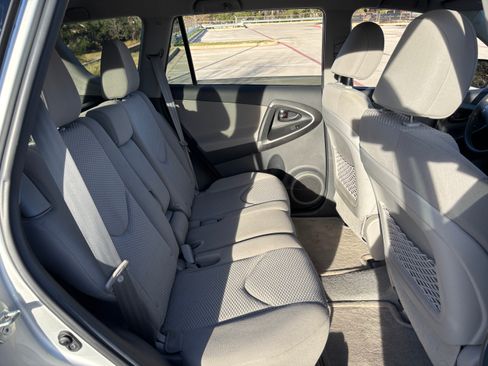 Used 2012 Toyota RAV4 FWD image 15