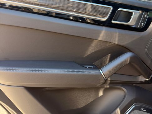 Used 2023 Porsche Cayenne GTS image 18