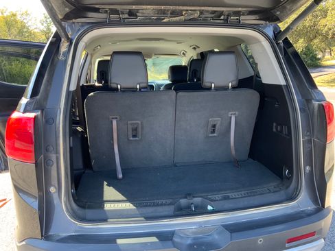 Used 2017 GMC Acadia SLT image 11