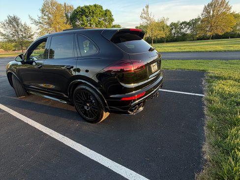 Used 2016 Porsche Cayenne GTS AWD/4WD image 4