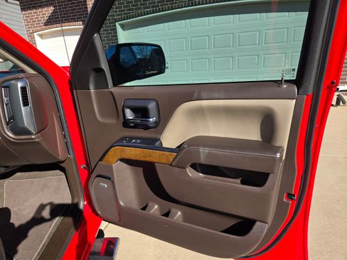 Used 2018 Chevrolet Silverado 1500 LTZ w/ LTZ Plus Package image 12