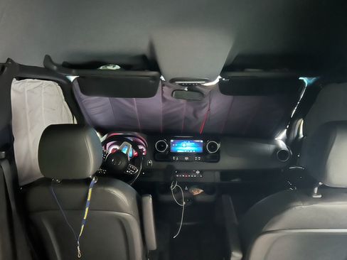 Used 2021 Mercedes-Benz Sprinter 2500 image 2