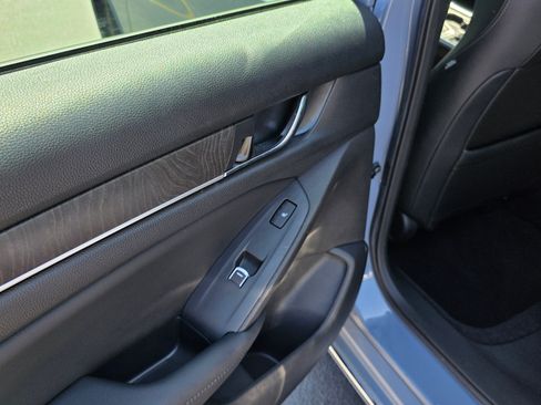 Used 2022 Honda Accord Touring image 12