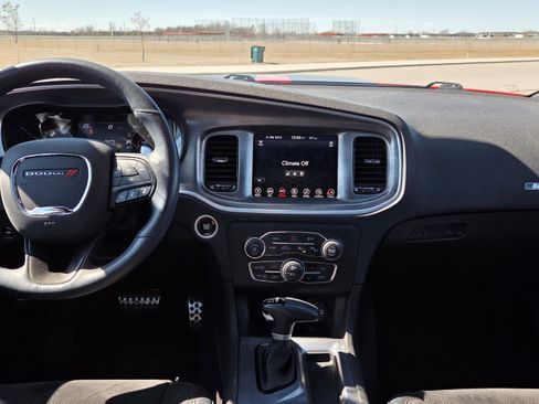 Used 2017 Dodge Charger R/T image 4