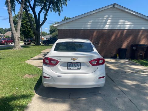 Used 2016 Chevrolet Cruze LT w/ Convenience Package FWD image 15