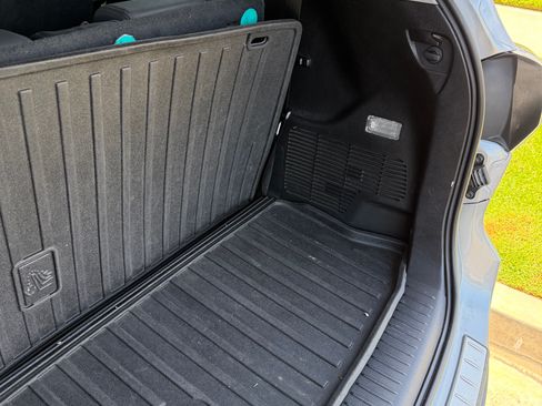 Used 2015 Toyota Highlander Plus FWD image 11
