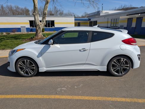 Used 2016 Hyundai Veloster Turbo image 1