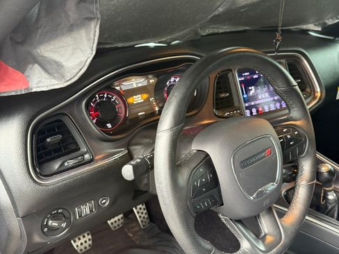 Used 2017 Dodge Challenger R/T Plus image 15