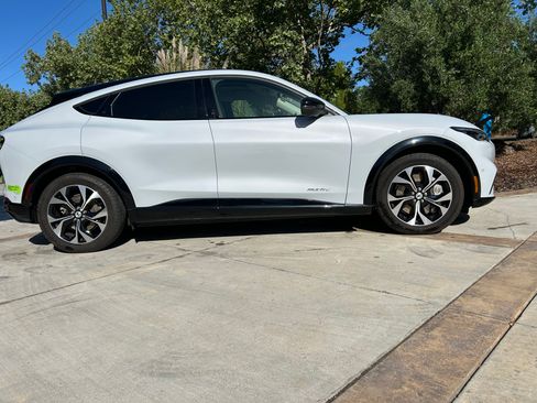 Used 2023 Ford Mustang Mach-E Premium image 5