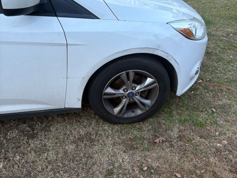 Used 2012 Ford Focus SE image 2