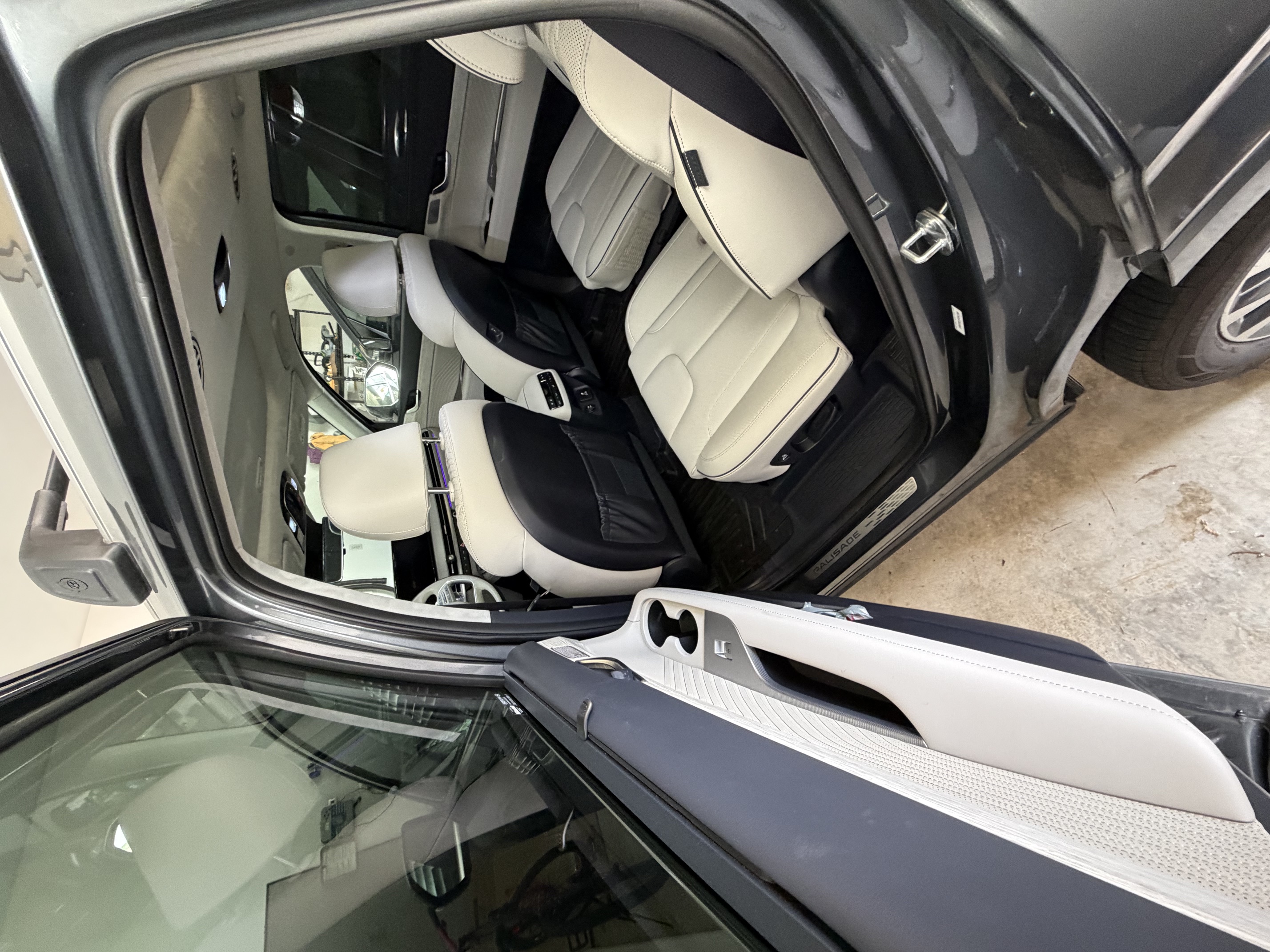 Used 2025 Hyundai Palisade Calligraphy AWD/4WD image 5