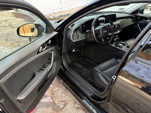Used 2018 Kia Stinger Premium image 14