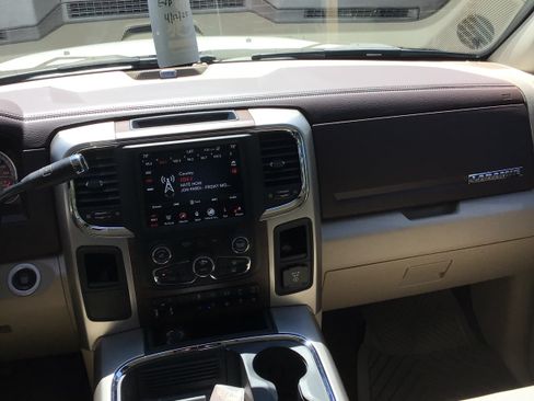 Used 2018 RAM 2500 Laramie image 17