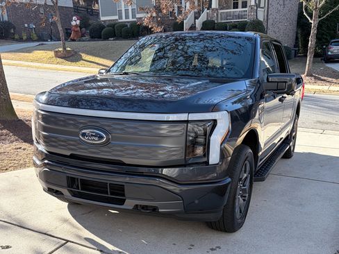 Used 2022 Ford F150 Lightning Lariat w/ Equipment Group 511A High image 1