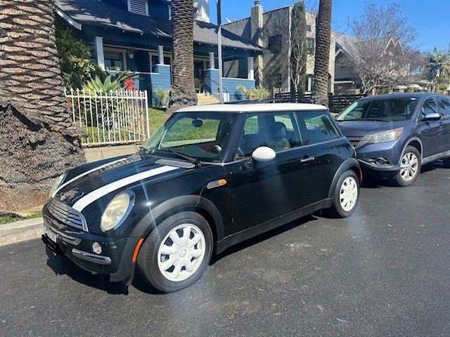 Used 2003 MINI Cooper Hardtop FWD image 2