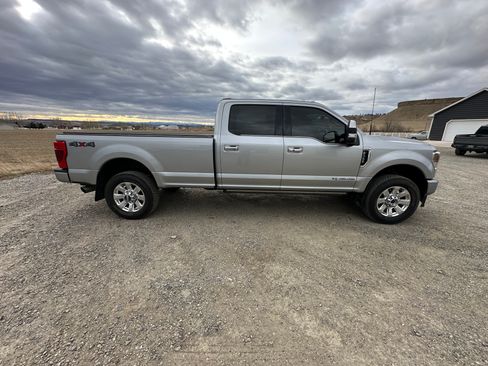 Used 2022 Ford F350 Platinum image 2