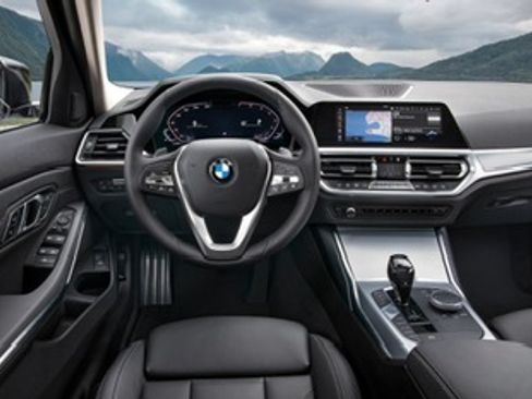 Used 2021 BMW 330i Sedan w/ M Sport Package RWD image 10