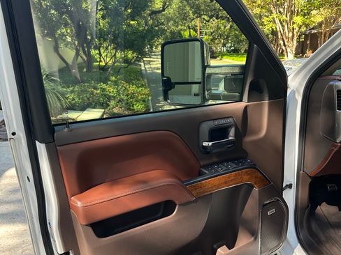 Used 2017 Chevrolet Silverado 3500 High Country w/ Duramax Plus Package image 13