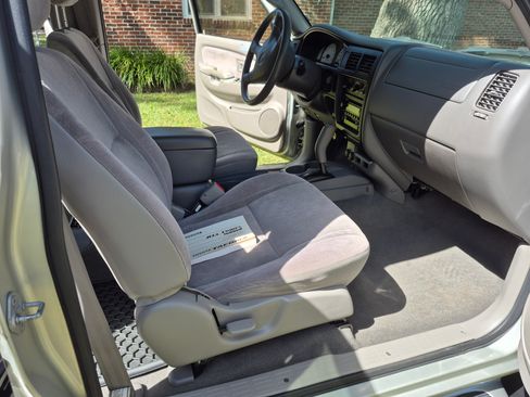 Used 2004 Toyota Tacoma PreRunner image 16