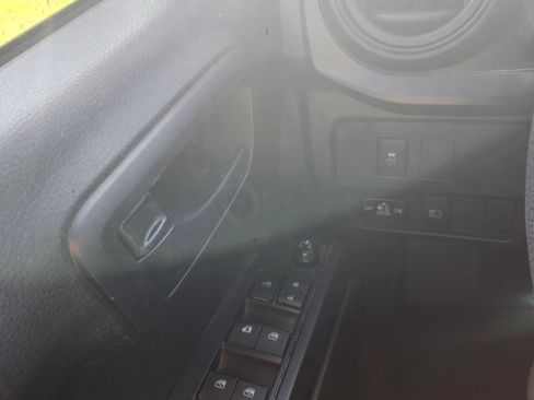 Used 2021 Toyota Tacoma SR image 14