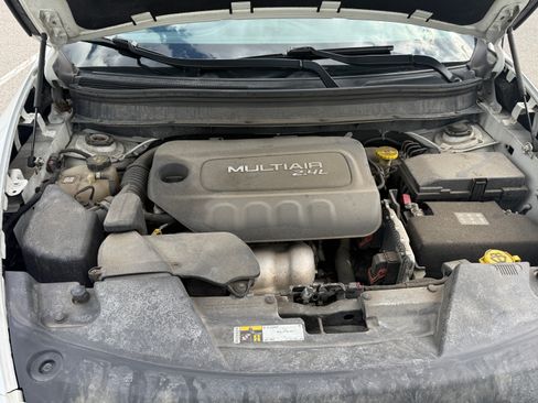 Used 2015 Jeep Cherokee Latitude w/ Comfort/Convenience Group image 11