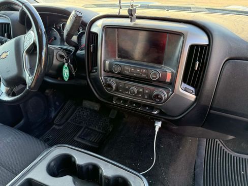 Used 2018 Chevrolet Silverado 1500 LT w/ All Star Edition image 4