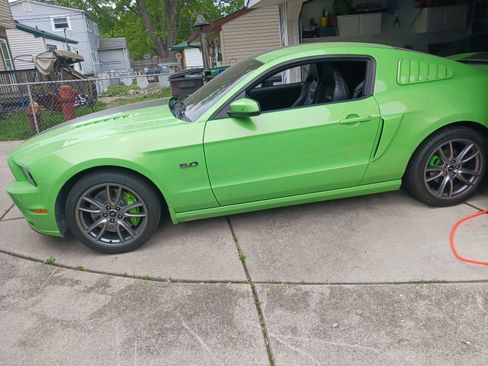Used 2014 Ford Mustang GT w/ Electronics Package RWD image 4