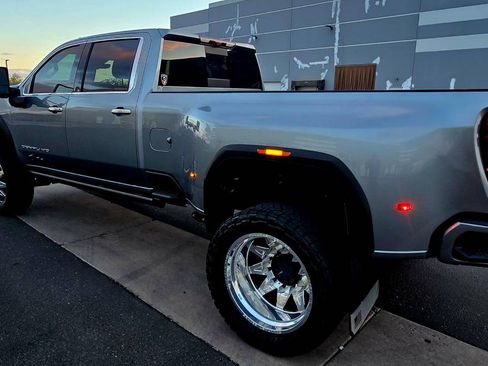 Used 2024 GMC Sierra 3500 Denali Ultimate AWD/4WD image 10