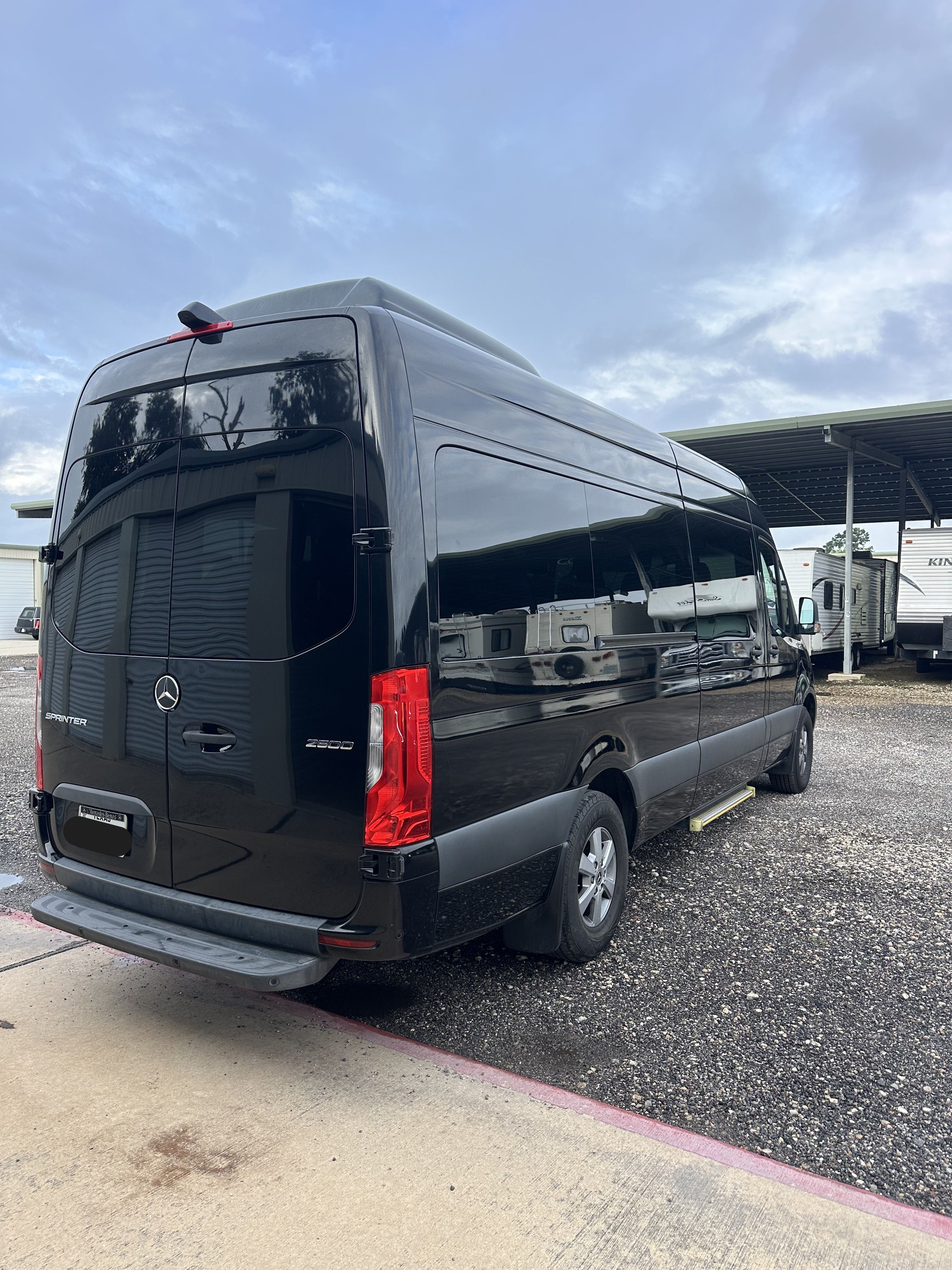 Used 2023 Mercedes-Benz Sprinter 2500 image 4