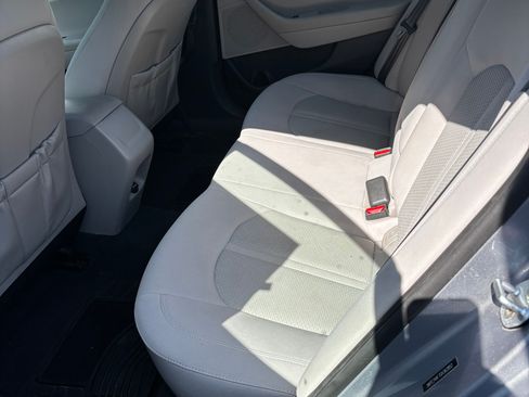 Used 2016 Hyundai Sonata SE FWD image 4