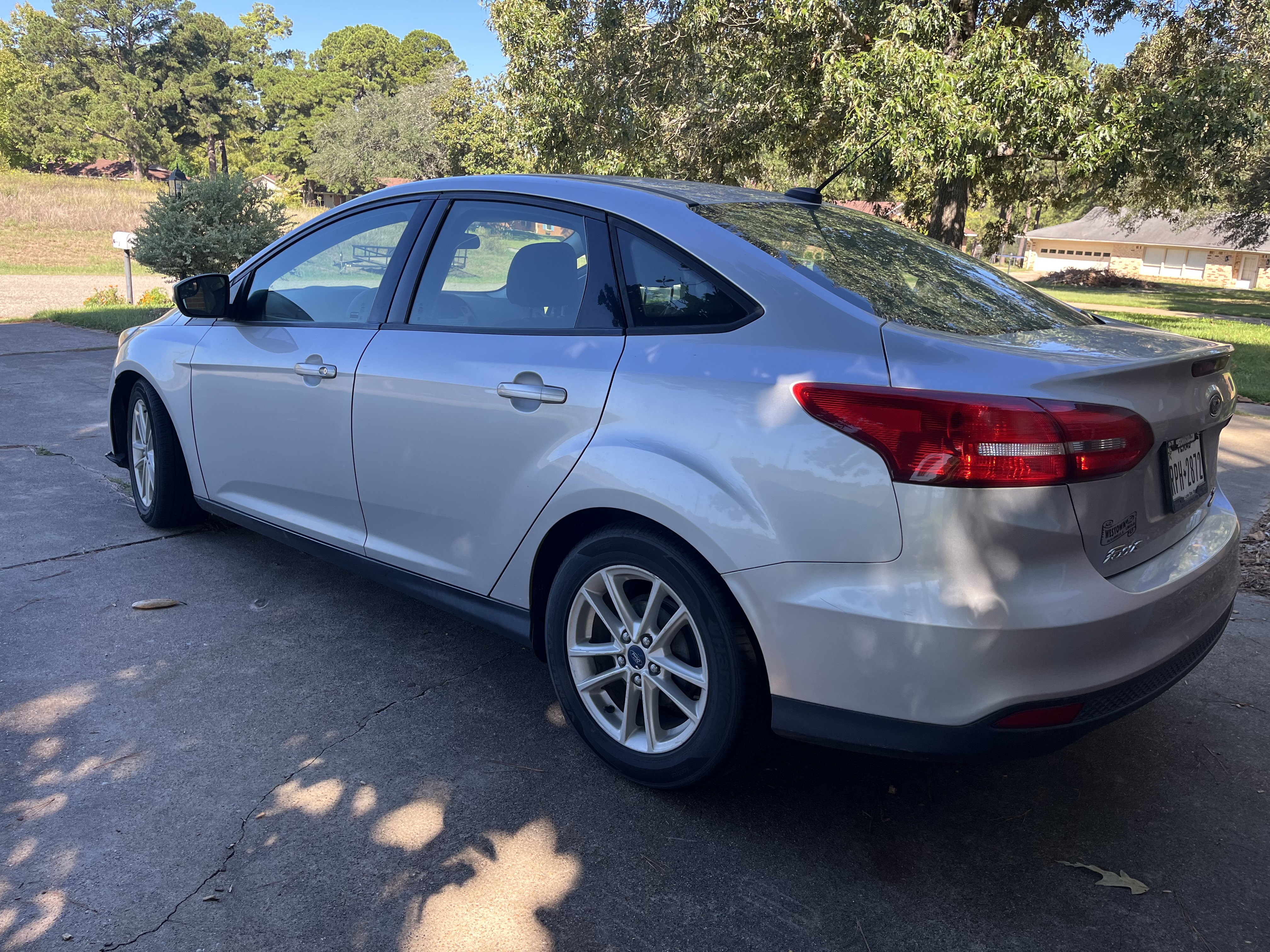 Used 2016 Ford Focus SE FWD image 4