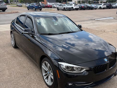 Used 2018 BMW 330i Sedan RWD image 4