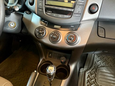 Used 2010 Toyota RAV4 Limited AWD/4WD image 19
