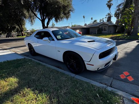 Used 2017 Dodge Challenger R/T Plus image 5