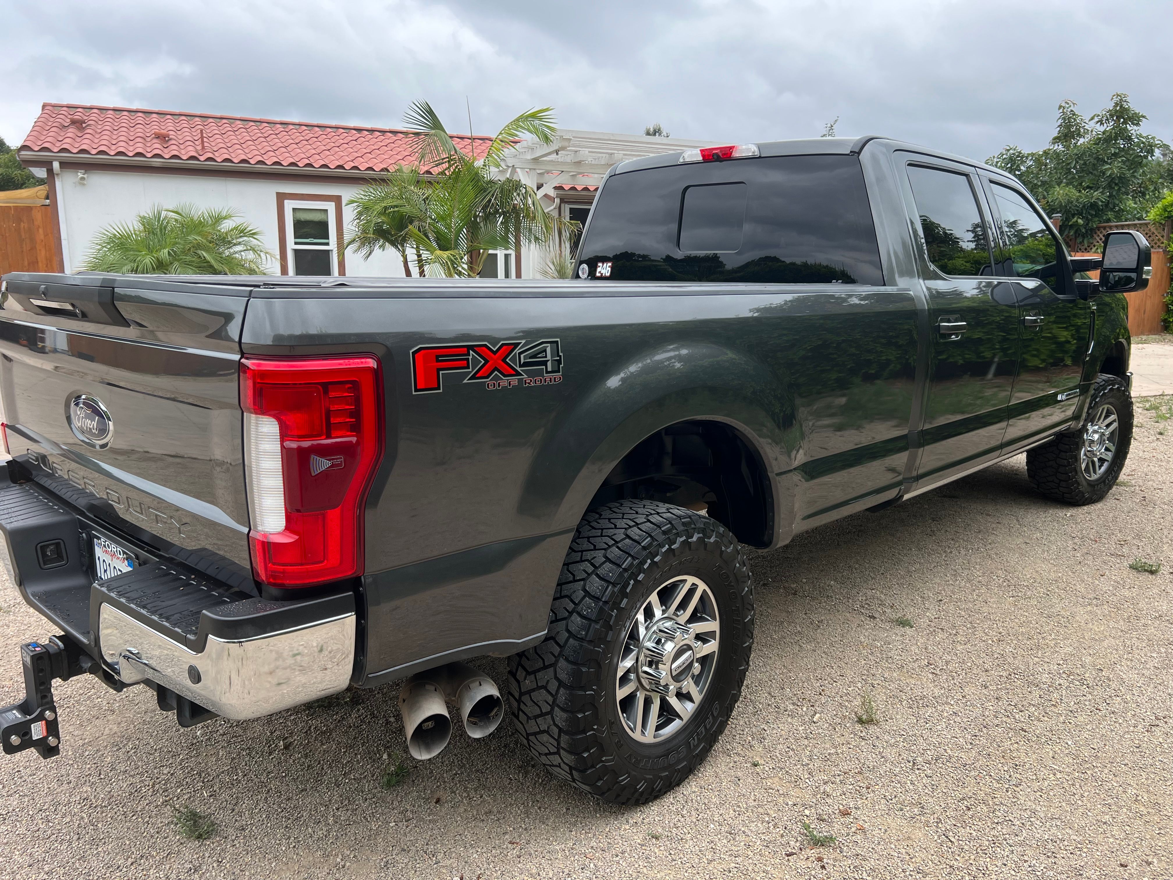 Used 2017 Ford F350 Lariat w/ Lariat Ultimate Package AWD/4WD image 4