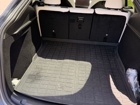 Used 2025 Tesla Model Y Long Range RWD image 9