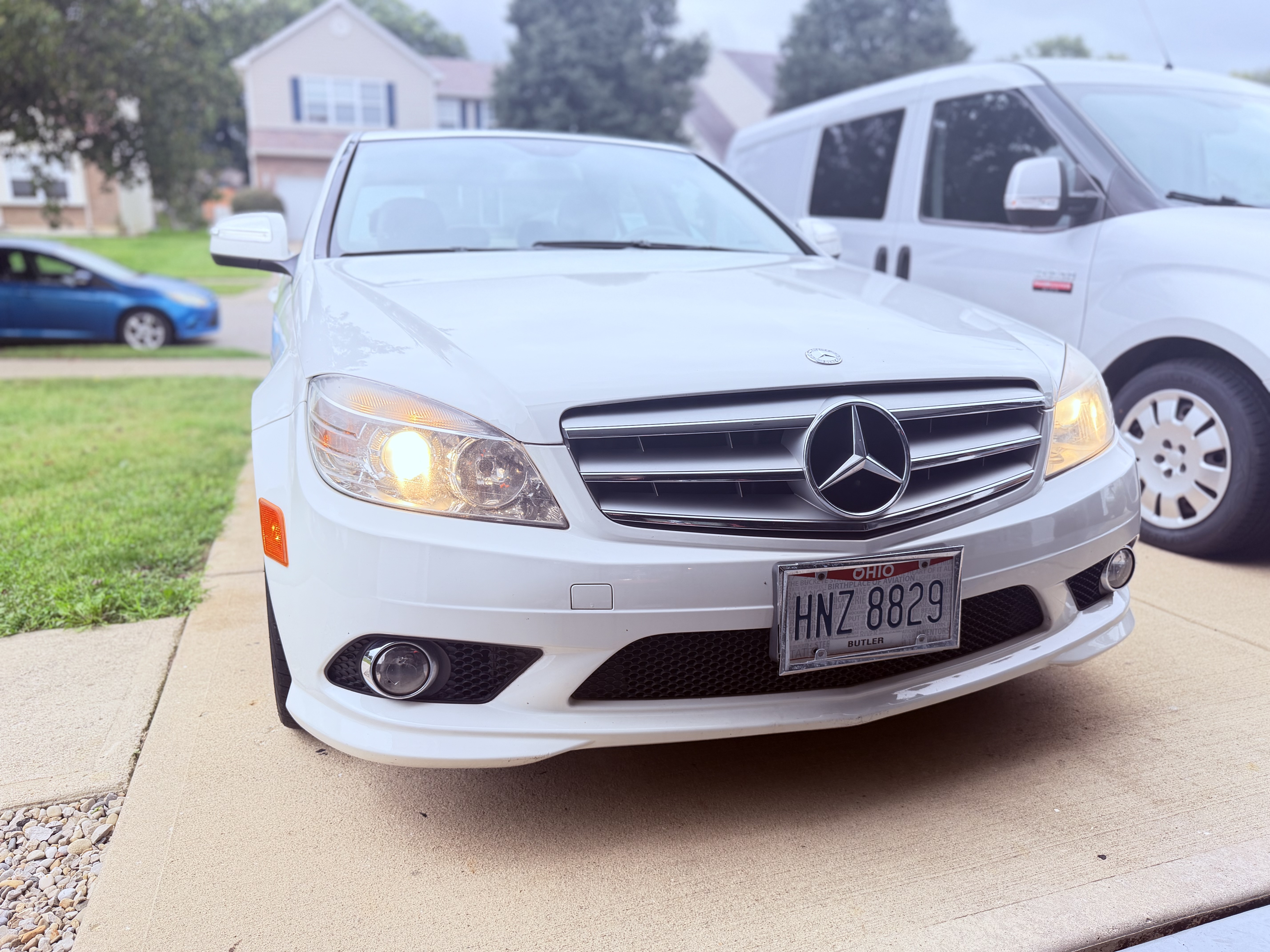 Used 2009 Mercedes-Benz C 300 4MATIC Sedan image 2