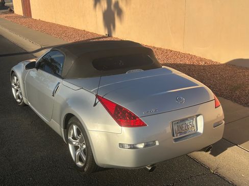 Used 2008 Nissan 350Z Enthusiast image 11