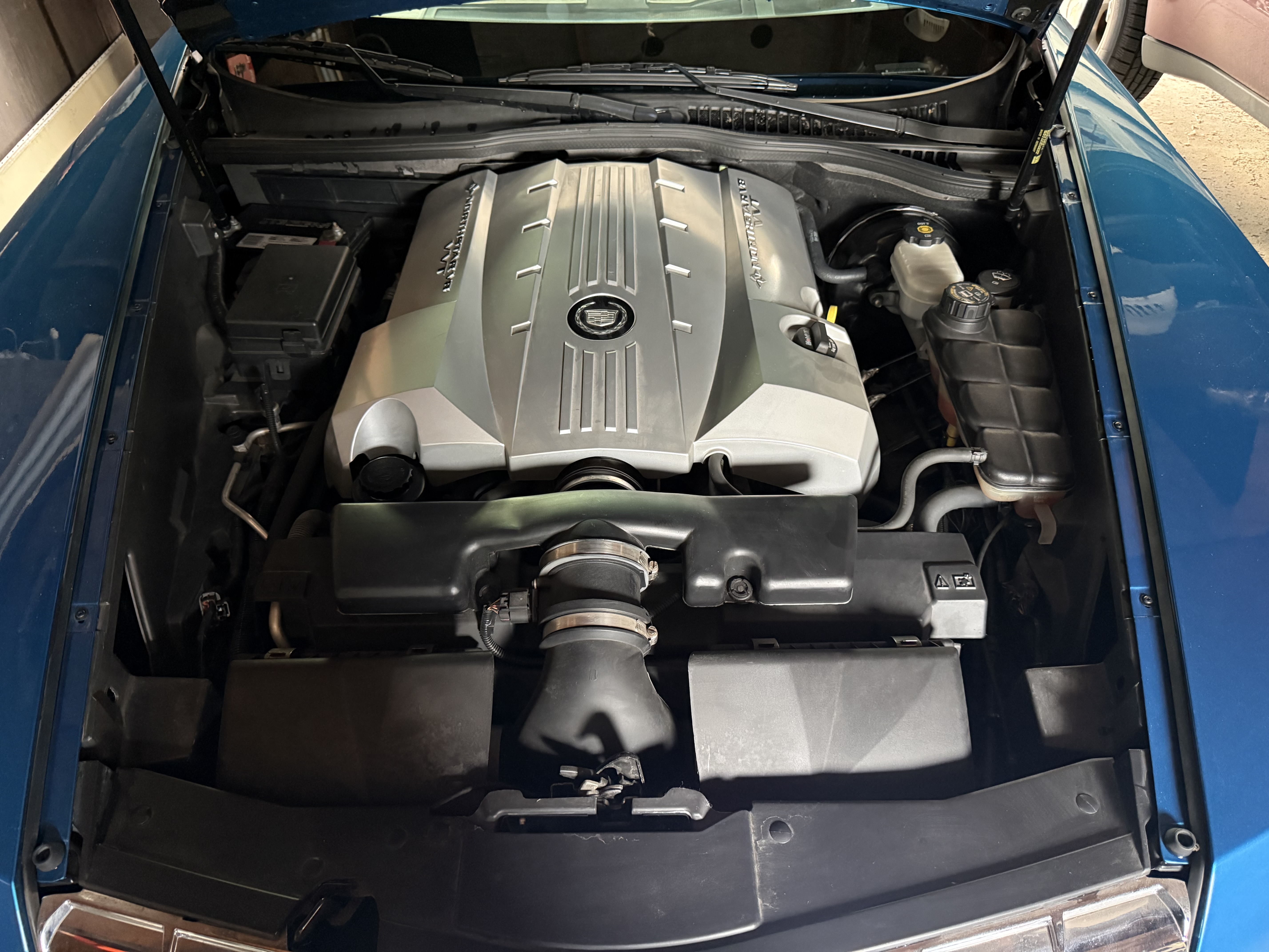 Used 2008 Cadillac XLR RWD image 23