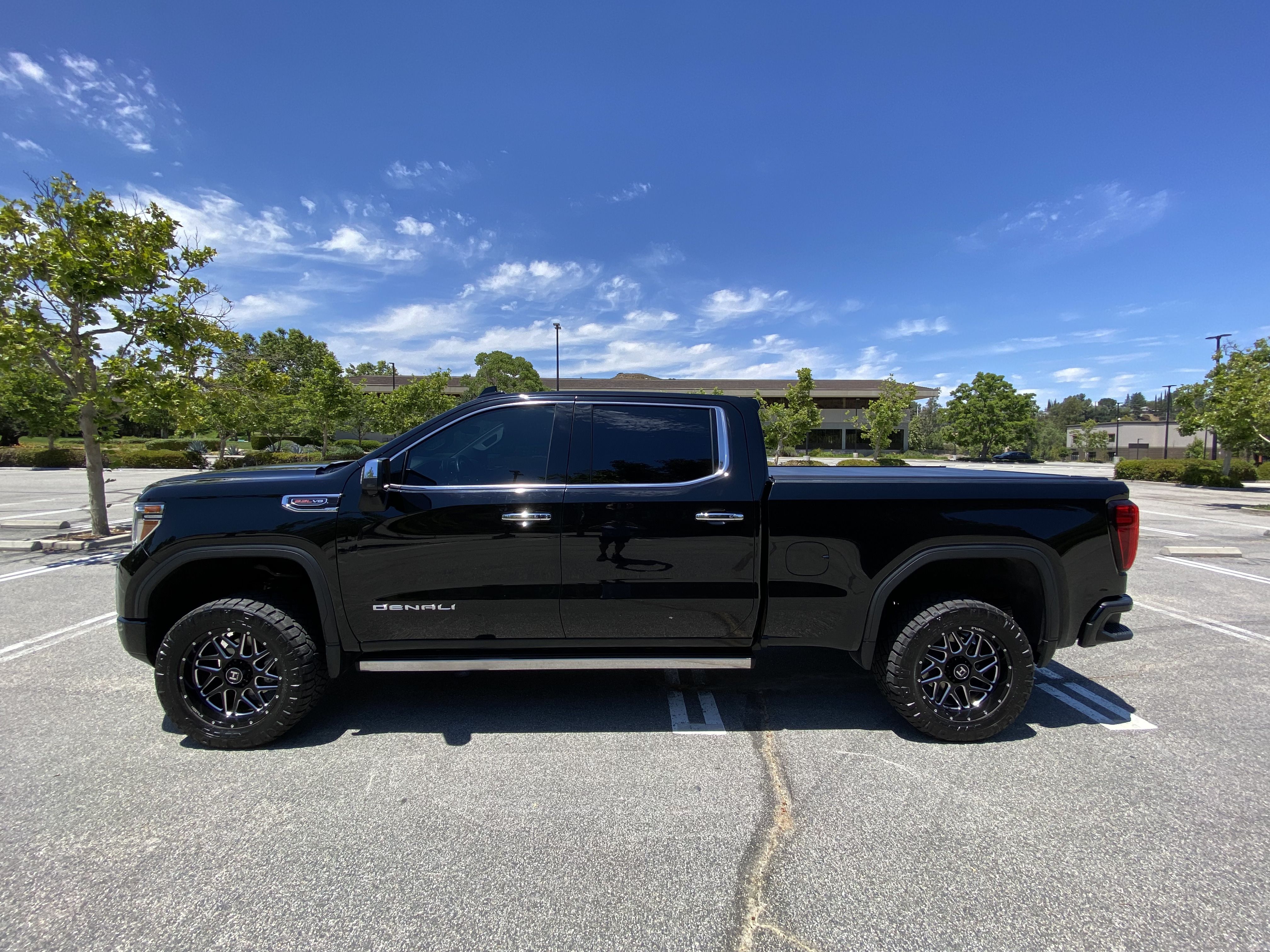Used 2020 GMC Sierra 1500 Denali w/ Denali Ultimate Package AWD/4WD image 12