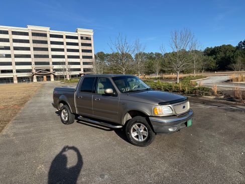Used 2002 Ford F150 Short Bed 4D image 1