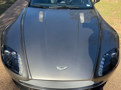 Used 2006 Aston Martin V8 Vantage Coupe 2D image 13