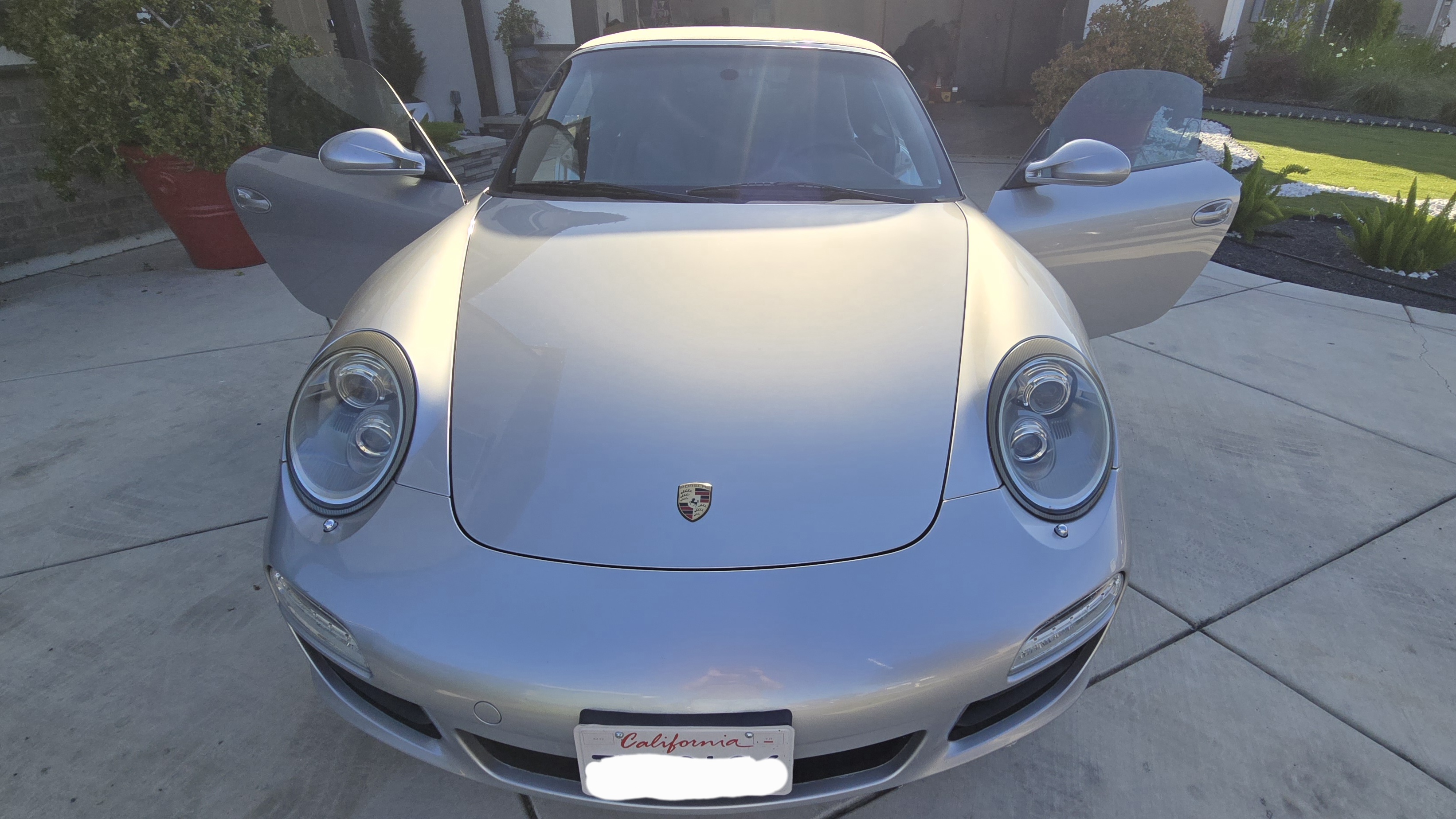 Used 2010 Porsche 911 Cabriolet image 15