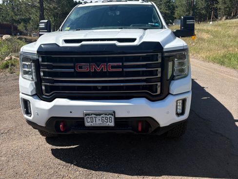 Used 2020 GMC Sierra 2500 AT4 w/ AT4 Premium Package AWD/4WD image 4