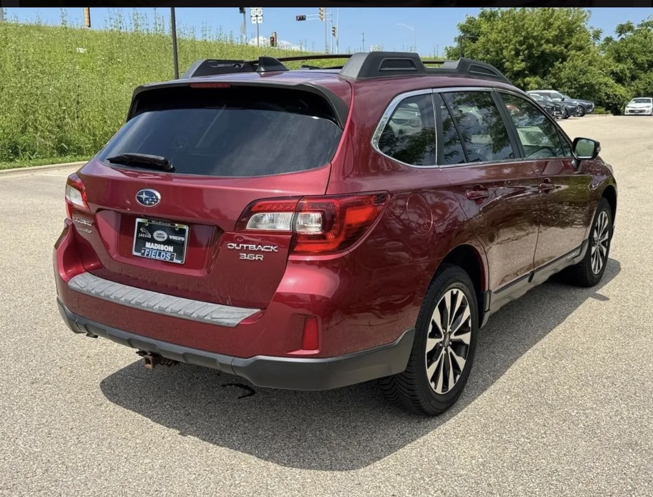 Used 2016 Subaru Outback 2.5i Premium AWD/4WD image 1