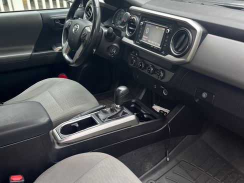 Used 2016 Toyota Tacoma SR5 w/ SR5 Appearance Package (SN) AWD/4WD image 13