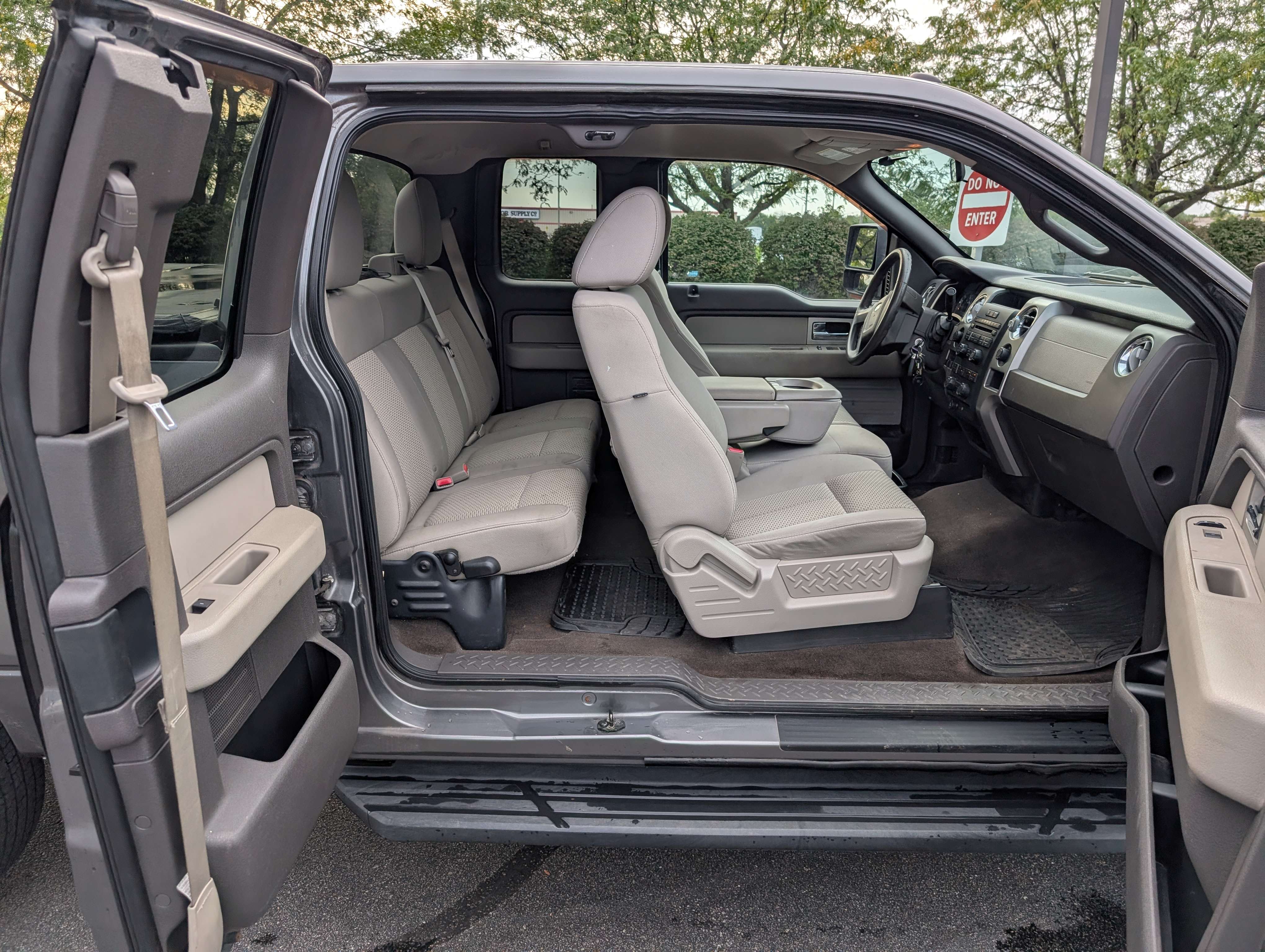 Used 2010 Ford F150 XLT AWD/4WD image 16