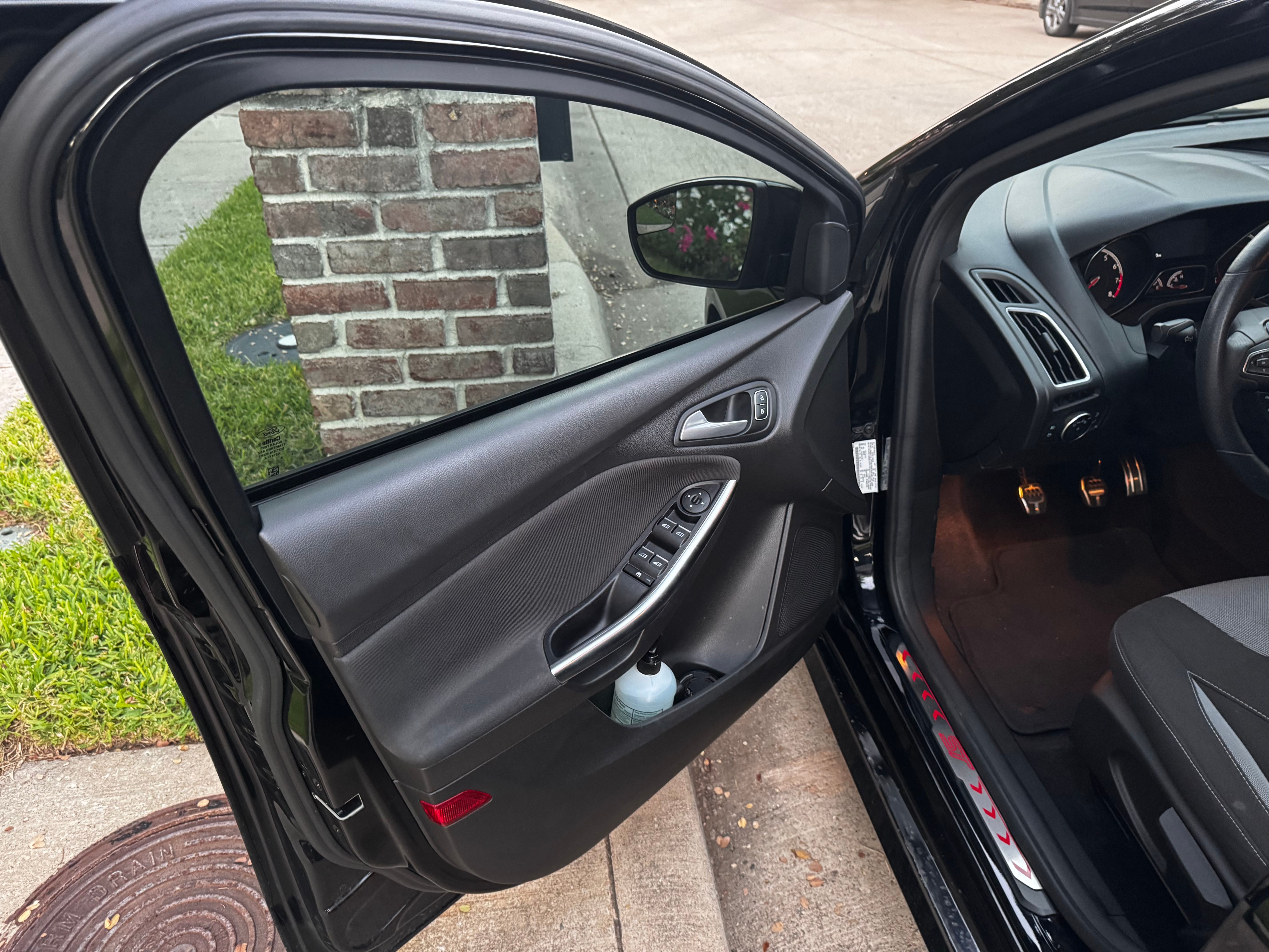 Used 2017 Ford Focus ST FWD image 10