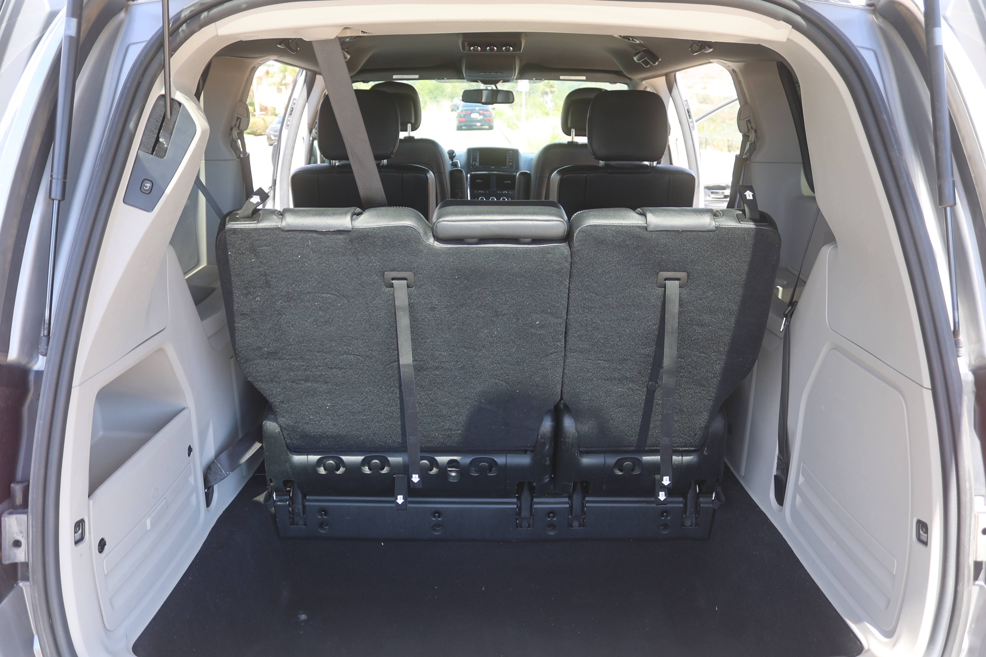 Used 2018 Dodge Grand Caravan SXT FWD image 14